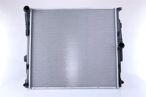 Radiateur NISSENS 60811)