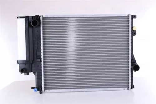 Radiator, motorkoeling NISSENS 60607A)