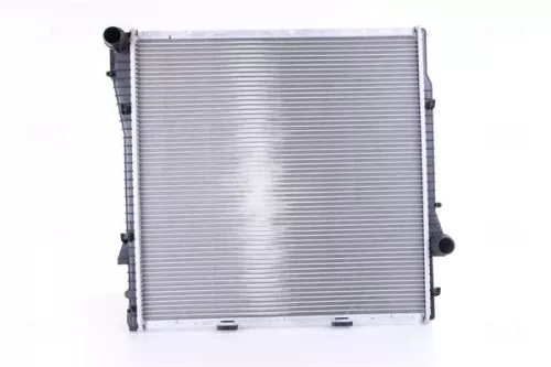 Radiator, motorkoeling NISSENS 60789A)